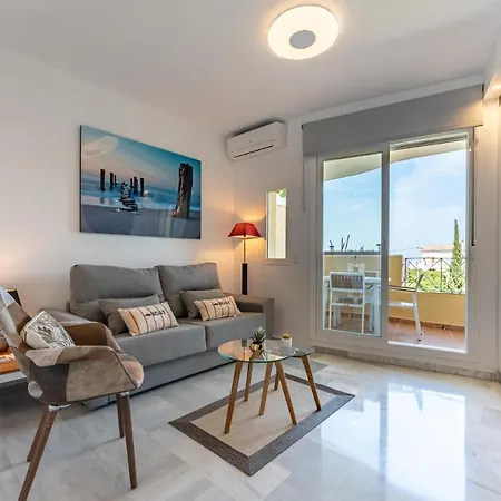 Malagasuite Pool And Sea Views فندق